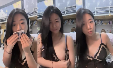 2024年6月，学生妹挺叛逆，【你的白月光】，在宿舍就把欲望写脸上了，极品美穴，身材一流很挑逗！ (1)