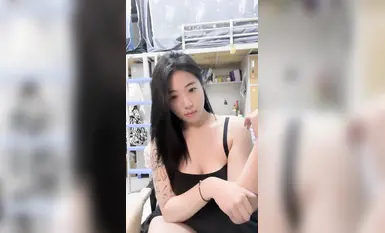 2024年6月，学生妹挺叛逆，【你的白月光】，在宿舍就把欲望写脸上了，极品美穴，身材一流很挑逗！ (5)