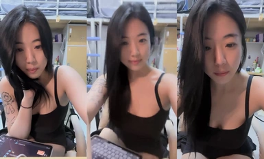 ในเดือนมิถุนายน 2024 เด็กนักเรียนหญิงหัวรั้นมาก [ของคุณ Bai Yueguang] เธอเขียนความปรารถนาของเธอไว้ที่หน้าในหอพัก เธอมีหีที่สวยงาม และหุ่นเฟิร์สคลาสที่เร้าใจมาก! (5)