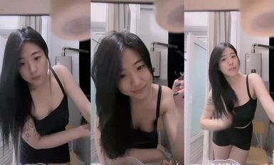 2024年6月、学生の女の子は非常に反抗的で、寮で自分の欲望を顔に書かれ、美しいマンコ、そして非常に挑発的な一流の姿をしています！ (8)