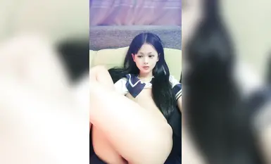 【小易的so啵啵】刚成年的萝莉小妹妹_骚舞诱惑扣穴自慰(3)