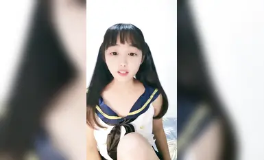 트윈 포니테일을 가진 어린 학생 소녀 [도넛] 보지를 펼치고 분홍색 부드러운 전복을 자위합니다 (1)