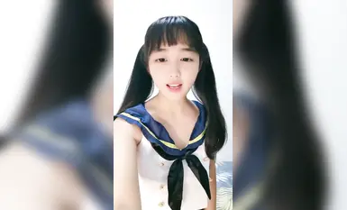 트윈 포니테일을 가진 어린 학생 소녀 [도넛] 보지를 펼치고 분홍색 부드러운 전복을 자위합니다 (1)