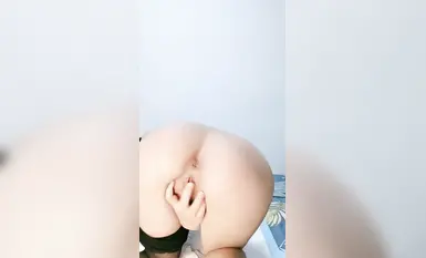 雙馬尾學生嫩妹【甜甜圈】掰穴自慰 粉嫩鮑魚 (2)