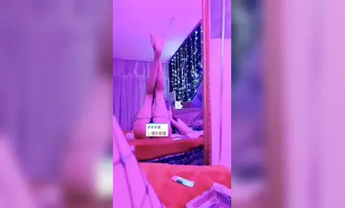 รูปร่างสูง 174 ซม. พร้อมความงามอันน่าทึ่งคอลเลกชันสาระสำคัญสังคมสไตล์เทพธิดา TS "Dai Xintong" และ "Little Strawberry" มาที่บ้านของนักกีฬาชายตรงที่โง่เขลาและพัดมัน (2)