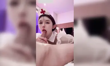 174cm高挑身材绝美容颜女神范儿名媛TS「戴欣桐」「小草莓」精华小合集到无知的直男体育生家里口爆(3)