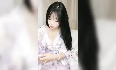 Vào tháng 7 năm 2024, một nữ sinh mới đến, [2006 Xiao Tiantian, 2006 Tiantian], một nàng tiên nhỏ thuần khiết và xinh đẹp, bất ngờ xuất hiện với thân hình trần trụi trắng trẻo, thật xinh đẹp và tuyệt vời! (2)