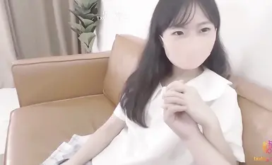 สาวน้อยน่ารักในถุงน่องผ้าไหมสีขาวที่เกิดในปี 00 [ซูซูกิคุง] เด็กสาวโรงเรียนประถมอ่อนโยนและระยำโดยเจบีตัวใหญ่ ก้นของเธอถูกตีอย่างดังจนเธอมีรูปร่างหน้าตาน่ารักและตัวเล็ก บริสุทธิ์และมีราคะจนวางไม่ลง