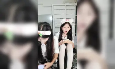 19 beradik perempuan yang tidak berdosa [糯米和小草] kostum JK, berbadan mungil dan puki yang lembut, berbogel dan menari dengan stoking putih, roti kukus nipis dan puki yang lembut, pantat dinaikkan dan telur yang bergetar