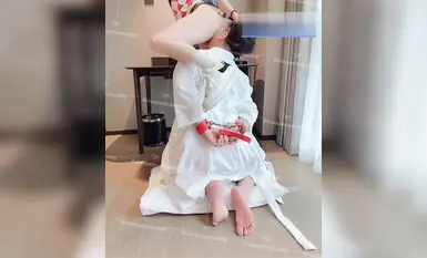 대화는 더럽고 음란하며 목소리는 달콤합니다. 최고의 DOM 훈련 여왕 [Xiaoyan은 졸리지 않습니다] 임계 값 168 개인 촬영, 음부 SM을 핥고 소변을 마셔 멋진 방법으로 암캐를 훈련합니다 (4)