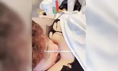 The dialogue is obscene with foul language and the voice is sweet. The best DOM training queen [Xiaoyan is not sleepy] threshold 168 private filming, licking pussy SM and drinking urine to train the bitch in a fancy way (6)