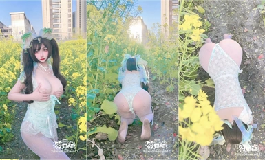 Cô gái xinh đẹp "Shinoda Tian" lộ mặt và nhảy khỏa thân gợi cảm. Cô ấy chuyển từ ngây thơ sang dâm đãng chỉ trong chốc lát. Bộ ngực đẹp và cặp mông to, vẻ đẹp nhỏ nhắn siêu tương phản (1)