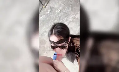 Guangzhou's best contrast girl [Qingqing], a little girl born in 2005, could not have imagined that she could be so sexy. She had sex outdoors, had sex with stockings and props in disguise, had sex in the movie theater, etc. She had a lot of fun! (2)