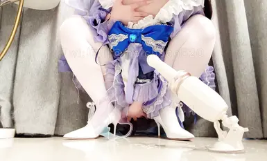 推特少女【肉肉在干嘛】炮击自慰喷水特辑，COS原神白丝高跟，骚话不停，喷水不停，高潮颤抖！