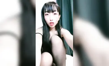 【大人のお姉さん】可愛いお姫様！対照的な小さなふしだらな女！足りない！ (1)