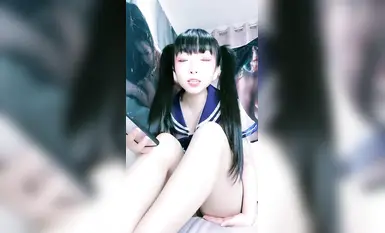 【成年妹妹】吐舌高潮臉掰逼收縮站立掰逼噴尿 (3)