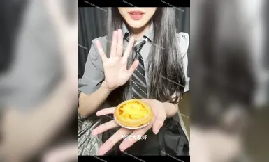 【截止8.16】重口警告！瞠目結舌！把堂妹調教成為吃精液和尿液母狗(1)