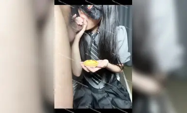 【截止8.16】重口警告！瞠目結舌！把堂妹調教成為吃精液和尿液母狗(1)