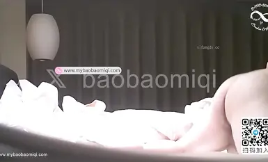 推特網黃媚黑綠帽夫妻米奇出品約炮系列【寶寶靈兒-鐵粉探花體驗，寶寶露臉私密服務】躺平就好全程主動