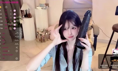 ストリップチャット「ブラザー・ファック・ミー」が可愛くて美しい女性アンカー「ディーペッグス」とセックスする][Hahaha_ha2] ハイヒール黒ストッキング長い脚疑似ペニスオナニークライマックス