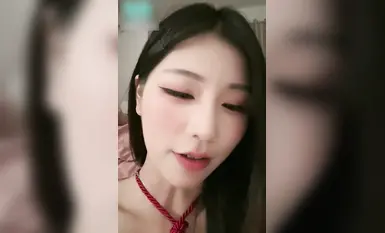 เทพธิดาผู้มีชื่อเสียงทางอินเทอร์เน็ตอันดับต้น ๆ ของ Bigo [Little Doll Cat] ลงทะเลและมีเซ็กส์โดยไม่ใช้ถุงยางอนามัยและหลั่งข้างใน (2)