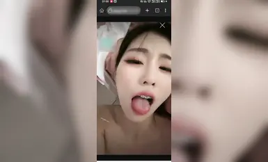 เทพธิดาผู้มีชื่อเสียงทางอินเทอร์เน็ตอันดับต้น ๆ ของ Bigo [Little Doll Cat] ลงทะเลและมีเซ็กส์โดยไม่ใช้ถุงยางอนามัยและหลั่งข้างใน (4)