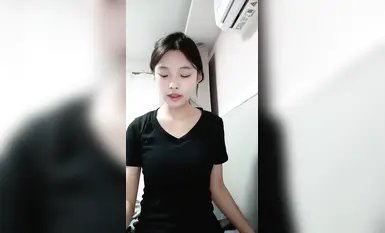 【小草莓真好吃】美乳大學生 摳逼揉奶裸舞自慰 (2)