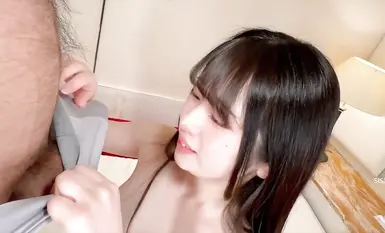 【FC2-PPV-4502668】童脂肪、天然白虎マンコ、むっちり巨乳の可愛いロリちゃんの美形版！ 【おじさんのアソコが大きすぎる！妹のマンコをすごく広げてみた