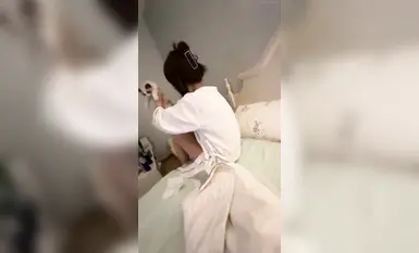 專玩年輕嫩妹子，PUA約啪大神【江南第一深情】超多JK制服小姐姐被調教玩弄，無套進入妹子嚶嚶淫叫 (12)