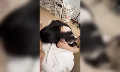 강남에서 가장 애정이 넘치는 로리 스커트 소녀