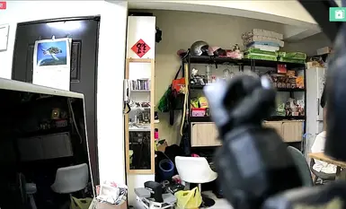 2024-04-30_臺北家庭監控_[內褲微露點]_起床穿衣服_姐姐上空露背