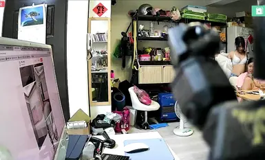 2024-04-26_台北家庭监控_[内衣内裤]_换衣服吃早餐_妹妹看电视_练小提琴_吃晚餐_妹妹洗澡前跟姊姊聊天_妹妹搬棉被准备睡觉