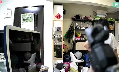 2024-05-03_臺北家庭監控_[內褲微露點]_回家換褲子_洗完澡穿內褲_跟爸爸講話穿褲子