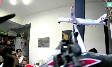 2024-05-18_台北家庭監視_[下着と下着]_妹は下着を着て外出準備中(カード)_妹はお風呂に入る(カード)_母は寝る