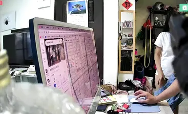 2024-04-21_臺北家庭監控_[內褲全裸]_起床吃早餐_聊天玩彈力繩_換衣服出門_回家擠粉刺_寫作業_吃飯_輪流洗澡