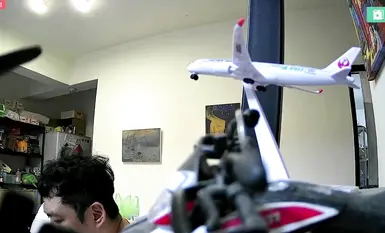 2024-05-19_台北家庭监控_[内裤全裸]_妹妹吃早餐_爸妈讨论工作遇到的事情_妹妹洗完澡换姐姐洗