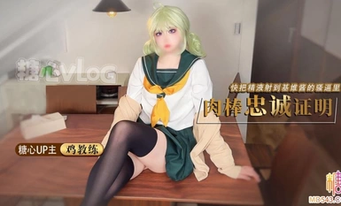 최고의 색녀 여고생 [치킨 코치] 여자친구는 자신의 부드러운 보지와 꿀즙을 빨고 더 빠른 속도로 보지를 박아넣고 자지를 꽉 조인 다음 자궁 깊숙이 박는 꿈을 꾸는 마법 소녀로 코스프레합니다.