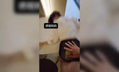 若くて美しい女性「ユウタママ」の息子の数学の先生はとても上手で、たくさんのビデオを撮ってくれました…家庭教師の料金はすべて私の体で支払われていると感じています…（1）