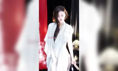 Ang pinakabagong balita! Ten thousand yuan customized NetEase CC top goddess [Mei Zhaoyi] na may pinakamalakas na firepower sa kasaysayan, hubad at nanginginig ang kanyang puwitan, props na Ziwei at white tiger pussy, 4K na kalidad ng larawan, sexy at exp