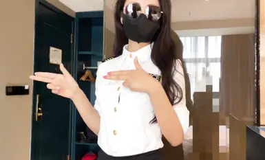 Pakar sambungan peringkat siling "Adeless2" berbeza dengan seorang pekerja kolar putih yang menghubungi teman lelakinya dan bertanya bila dia akan kembali bekerja! Pemenang kehidupan bergaul dengan isteri kolar putih Yu Jie ① (1)