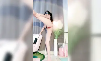 極品車模回歸！【美惠子】奪命A4腰 一線天嫩逼 無敵翹臀 道具自慰！ (1)