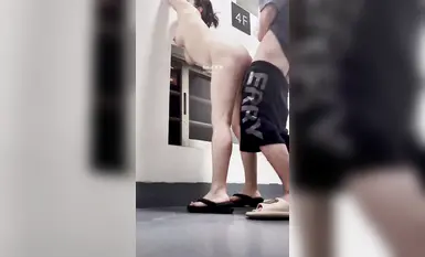 Jalang kecil humanoid "Sm Pipi" yang tidak bersalah bermain dengan berbilang orang ‼ ️Gadis paling top sedang makan dan melancap, seorang perempuan dan ramai lelaki, hehehe! Dua ekor anjing betina berkhidmat kepada tuannya~