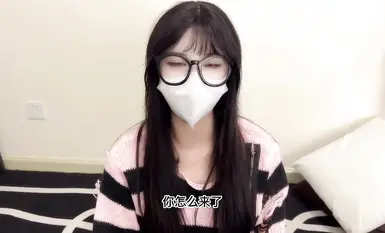 Gadis yang tidak bersalah dan comel di sebelah "Xiao Min'er" mempunyai hubungan sumbang dengan kakaknya dan pencerahan seksual kakaknya. Air mani sepupunya berstokin hitam mengalir keluar dari kemaluannya .