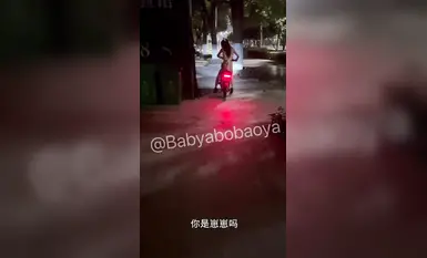 Nakalabas si Loli, nakalabas si zaizai, maputi payat at cute na loli na naglalaro