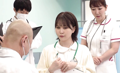 zozo-235 耻辱！分配到病房前的健康检查：酒井莉乃因站立工作而被鞭打的臀部和大腿被抓住，她的屁眼、阴道洞和身体被操。