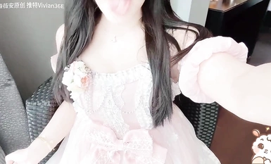 Vivian—Lolita Sữa Dừa