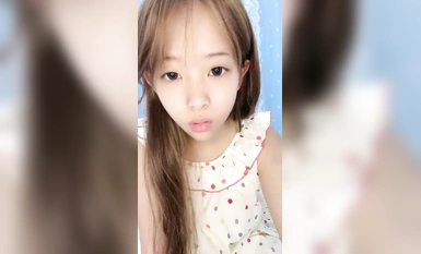 2024年9月，20小时核弹！ 36D大奶美少女快被干死了！ 【曼小狗】现在的小妹妹发育太好(7)