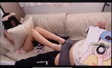 2024年流出【印象足拍55】最新大神破解，这期的尺度相当的大，啪啪，娇小妹子害羞又紧张，不想被拍到！ (1)