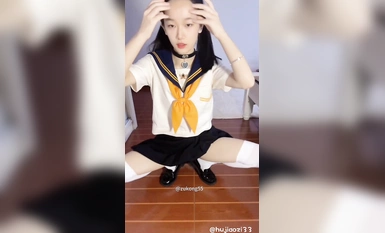 Cô gái trẻ ngây thơ lộ mặt năm 2004 [Hạt tiêu] là phiên bản mới nhất vào tháng 9, nhiều điệu nhảy khỏa thân COS, đạo cụ phun nước Ziwei và quan hệ tình dục với chủ tài chính (6)