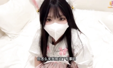 Gadis yang tidak bersalah dan comel di sebelah "Xiao Min'er" telah ditangkap dengan seorang gadis jahat, jadi dia terpaksa menggunakan ayam jantan untuk mendidiknya, dan akhirnya jatuh cinta dengan kakaknya sendiri.